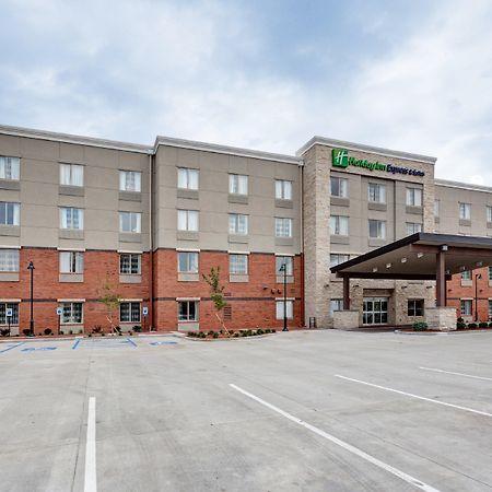 Holiday Inn Express & Suites Manhattan By Ihg Bagian luar foto