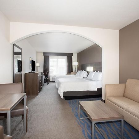 Holiday Inn Express & Suites Manhattan By Ihg Bagian luar foto