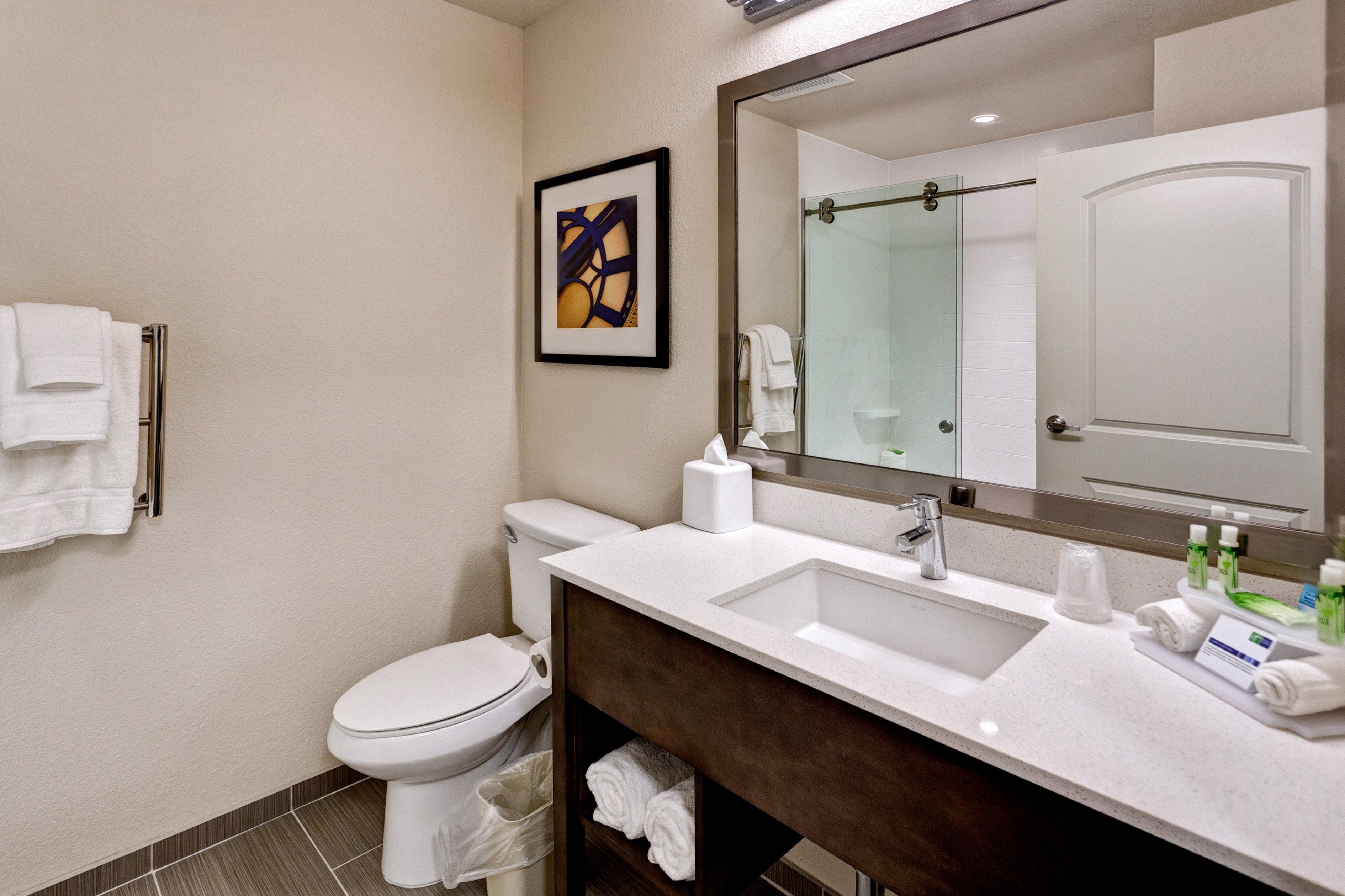 Holiday Inn Express & Suites Manhattan By Ihg Bagian luar foto