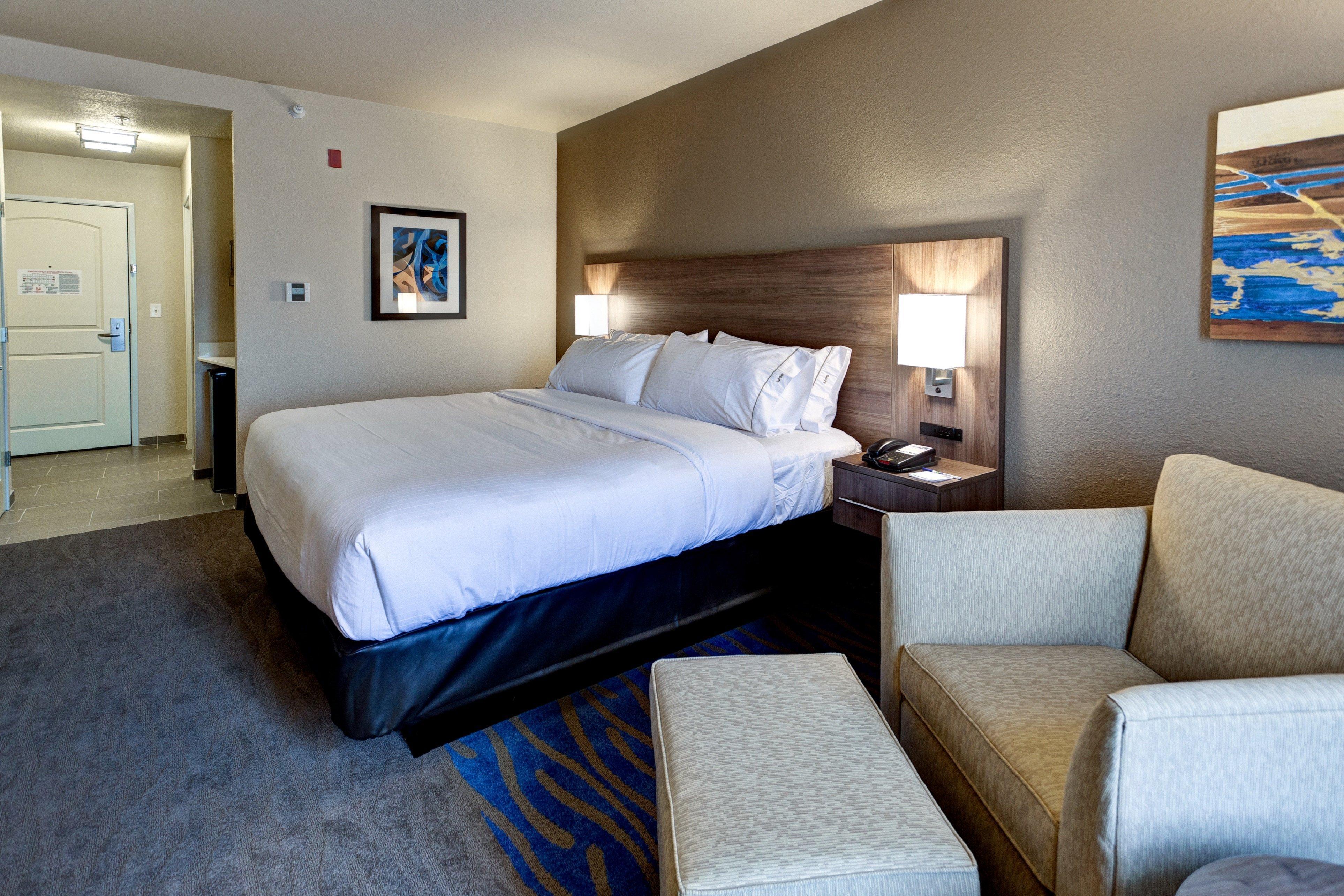 Holiday Inn Express & Suites Manhattan By Ihg Bagian luar foto
