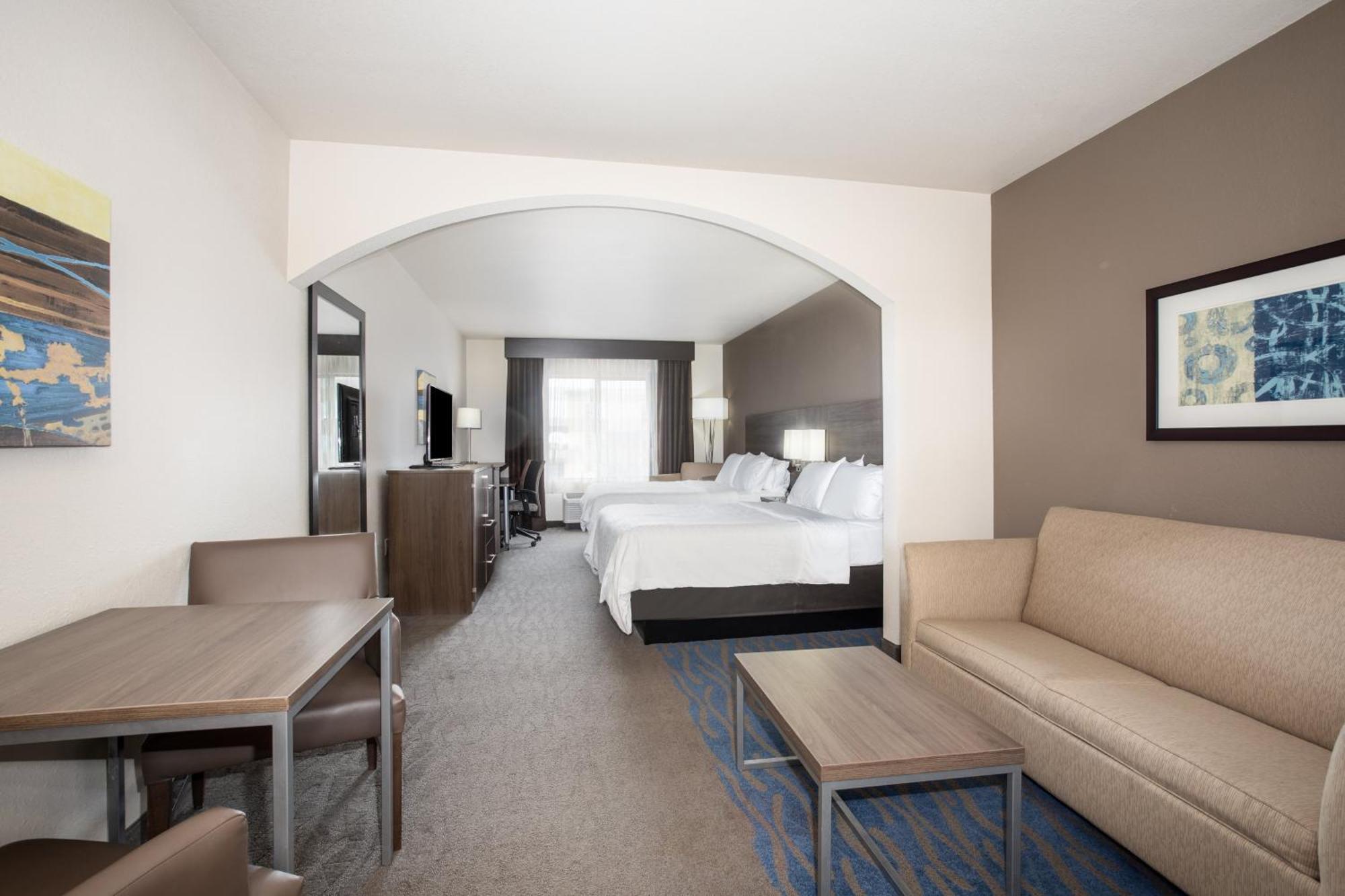 Holiday Inn Express & Suites Manhattan By Ihg Bagian luar foto